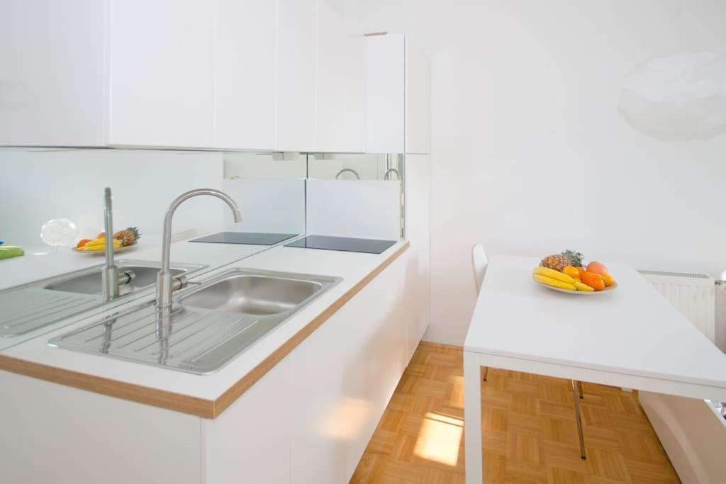 The Cute, Sunny Apartment In The Center +P Liubliana Exterior foto